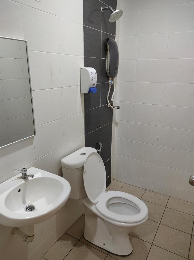 Hotel Star Inn Телук Интан Екстериор снимка